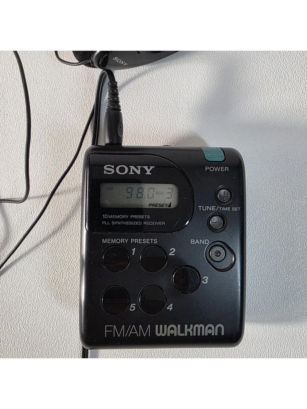 VTG Sony Walkman SRF-M33 AM/FM Walkman Radio w/ Original Headphones & Batteries